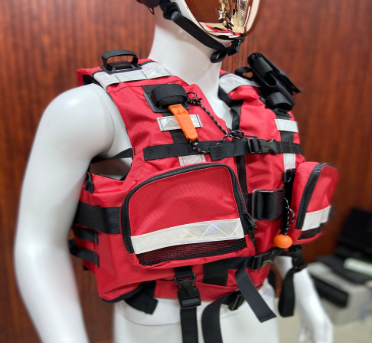 Multiple storage bags Rapids life jacket multiple front attachment points